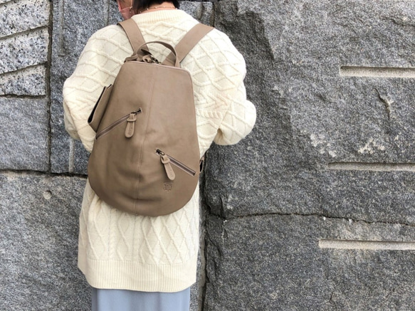 ≪40％OFFセール≫ 【マスクケース付き カラフルビーンズリュック 】レザーリュック（本革）BEIGE 2枚目の画像