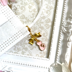 お花とタッセルのマスクチャーム２個セット⭐️⭐️ハンドメイド お花とタッセルのマスクチャーム2個セットハンドメイド