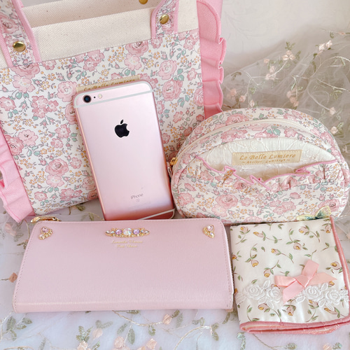 フリルが引き立つリバティプリントのトートバッグ〜サイドフリルトート