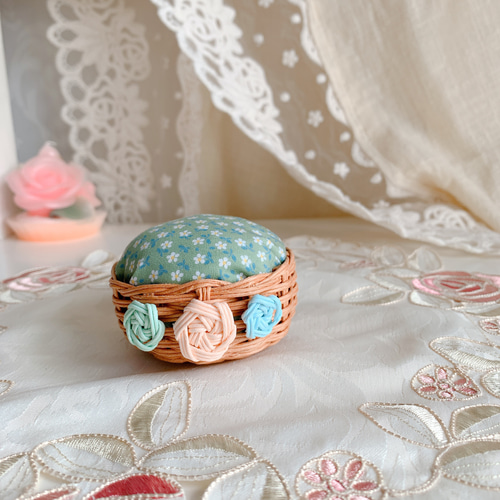 刺繍がきれいなクッション　❸ マカロン おそ松さん ふわもこ マカロンクッション【全6種】 – nipopo