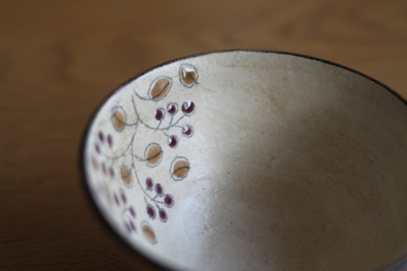 ごはん茶碗　紫の実 4枚目の画像