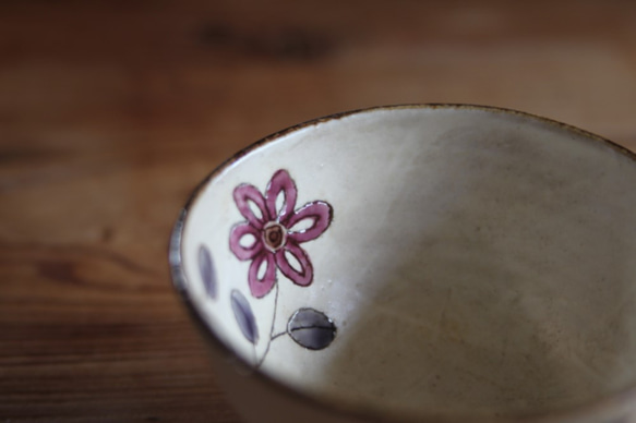 ごはん茶碗　紫の花 3枚目の画像