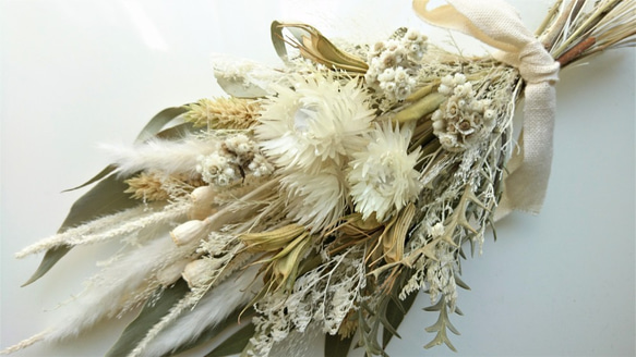 ナチュラルホワイトのスワッグ 白小花ブーケ 白×生成り 2枚目の画像