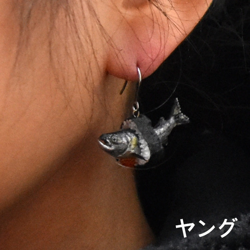 【おにぎり】クラゲピアス 両耳用 クラゲ mini 01 ピアス / イヤリング 」ピアス 金属