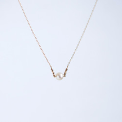 14kgf  淡水パール　Vネックレス 『 White fresh water pearl-  V necklace 』 3枚目の画像