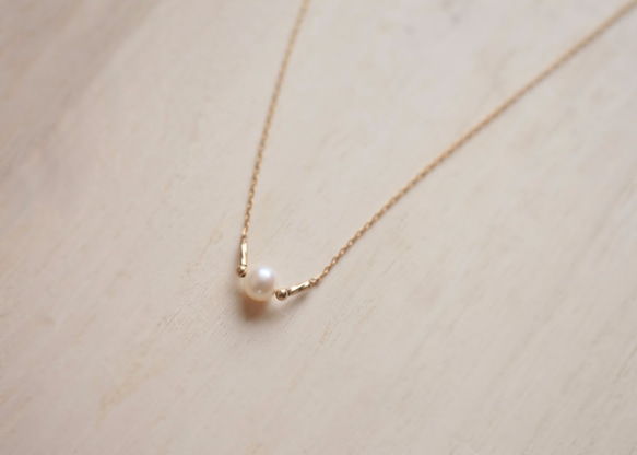 14kgf  淡水パール　Vネックレス 『 White fresh water pearl-  V necklace 』 4枚目の画像