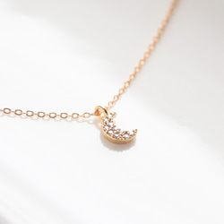 14KGF「小さな月の CZ ゴールド ネックレス 」 Crescent Moon Necklace 3枚目の画像