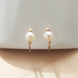 14kgf 小さな淡水パール 1粒イヤリング『Freshwater pearl Earrings- dainty  』 3枚目の画像