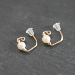 14kgf 小さな淡水パール 1粒イヤリング『Freshwater pearl Earrings- dainty  』 5枚目の画像
