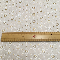 【カットワークフラワー綿レース】日本製/60ローン/生地刺繍 2枚目の画像