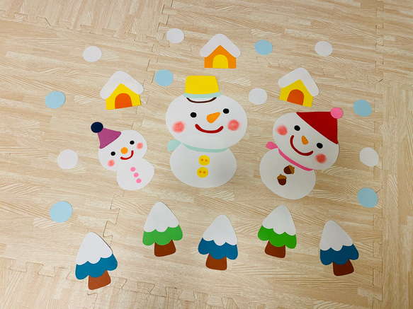 壁面飾り　 雪だるまさん 壁面飾り 雪だるまさんとおそろい♪の通販 by suzune's shop｜ラクマ