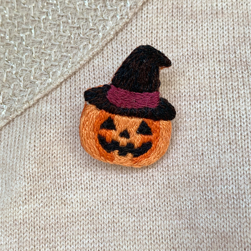 ハロウィン かぼちゃの手刺繍ブローチ【受注制作】 ブローチ