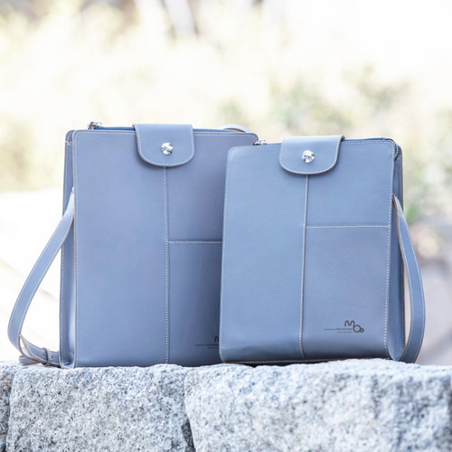 トッズ メッセンジャーバッグ レザー 本革 ロゴプレート 斜め掛け ロゴ  