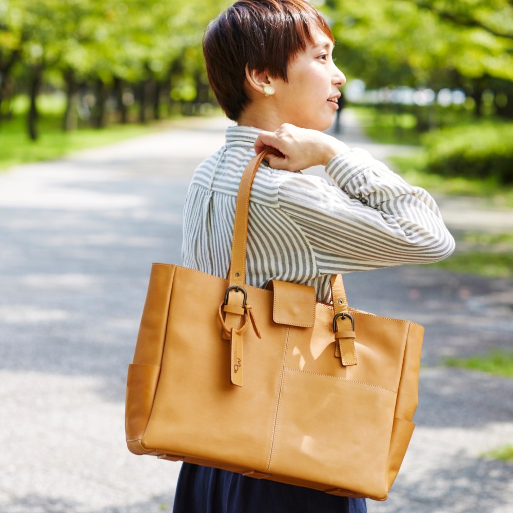 トートバッグ 本革 A4サイズ 通勤 ビジネスバッグ レディース ノートPCが入るインナーバッグ付き【キャメル】