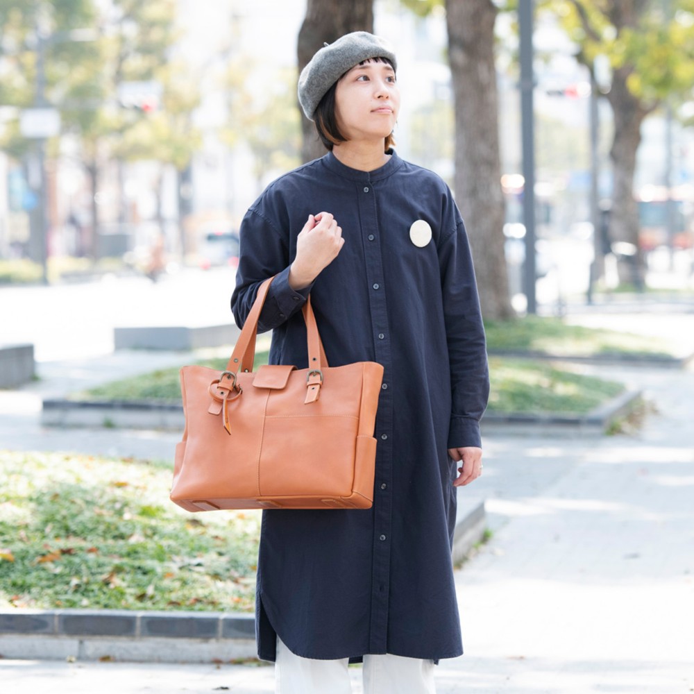 トートバッグ 本革 A4サイズ 通勤 ビジネスバッグ レディース ノートPCが入るインナーバッグ付き【キャメル】