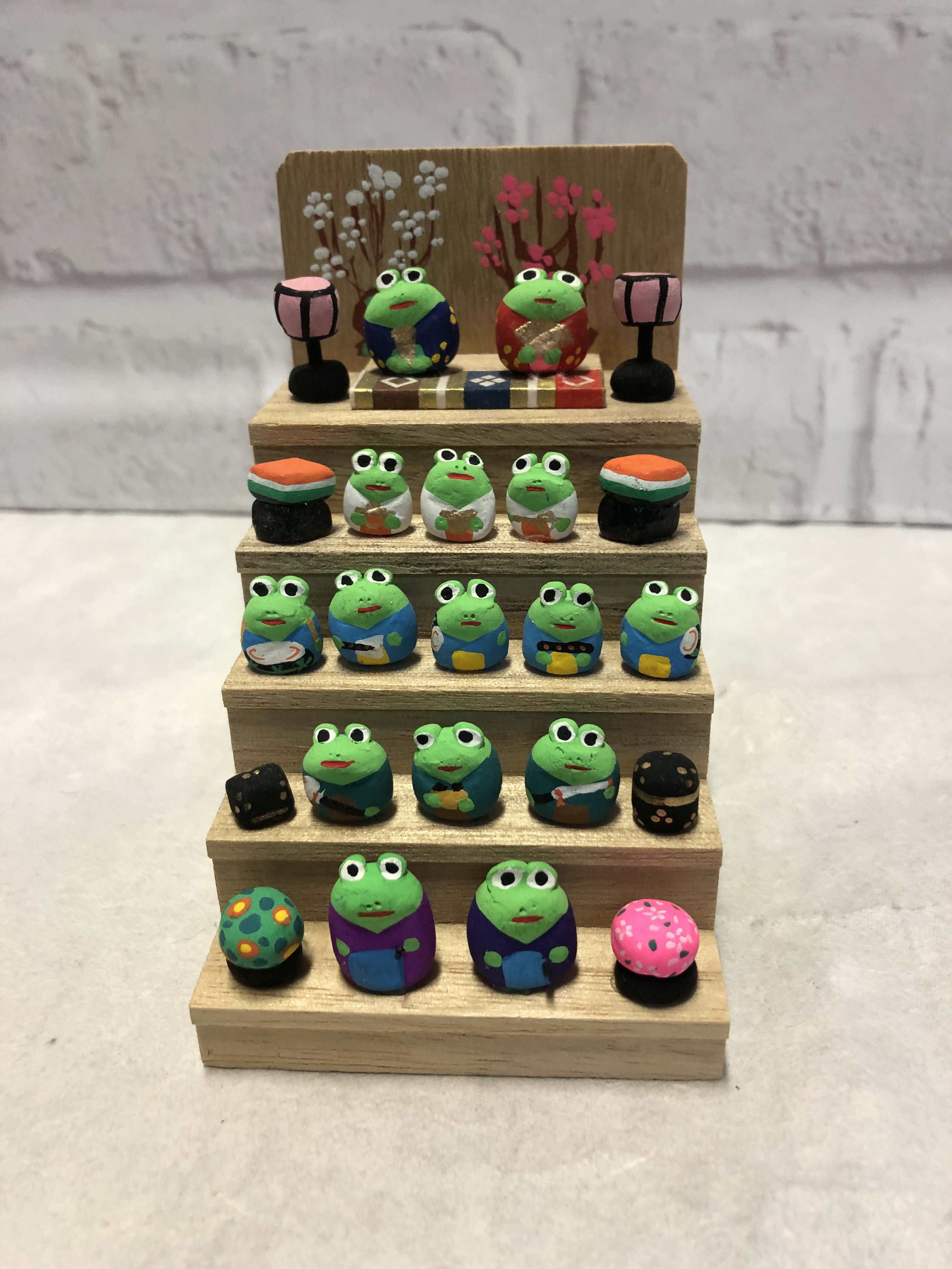 カエルのミニミニ雛壇