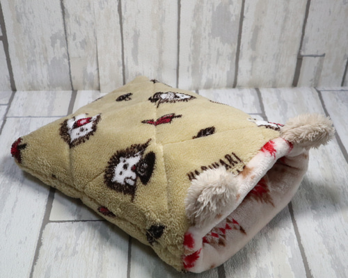 もふもふ耳付きハリネズミ柄寝袋（リバーシブル）Mサイズ クッション