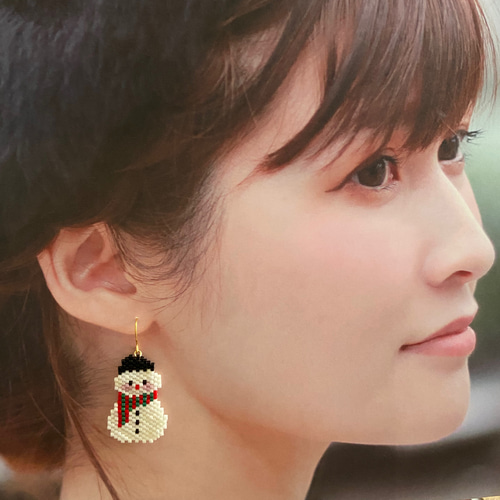 デリカビーズのサンタクロースとスノーマンピアス ピアス（フック