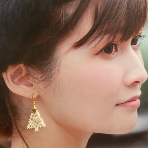 クリスマスツリー カービングピアス クリスマス ツリー ピアス ビーズステッチ ブラック デリカ