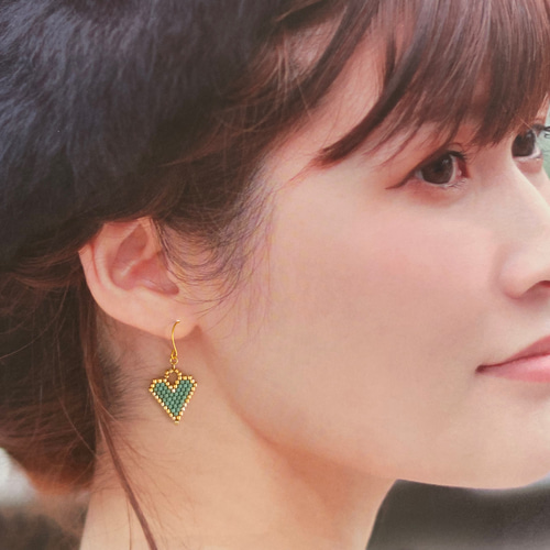 デリカビーズのハートピアス＊全3色 ピアス（フック・チェーン） Queue