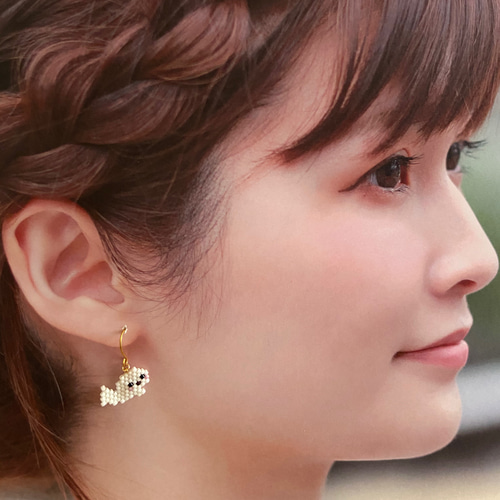 デリカビーズの海の生き物ピアス＊アザラシ ピアス（フック・チェーン