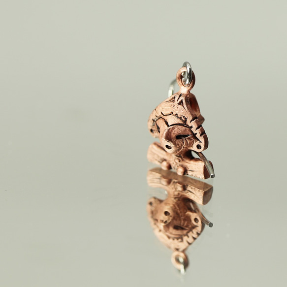 繩文豆泥人“石之壺小姐”（659-345/純銅製）的一隻耳朵無環耳環 第4張的照片