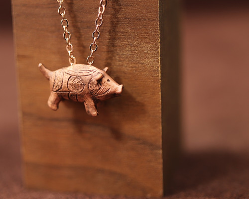 本翡翠 珊瑚 彫刻 猪 打出小槌 ネックレス イヤリング セットジュエリーg88 本翡翠 珊瑚 彫刻 猪 打出小槌 ネックレス イヤリング セット