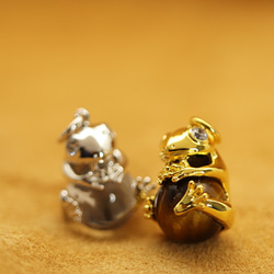 SV925　珠を抱える金色カエル　ペンダント　　【659-437】 10枚目の画像