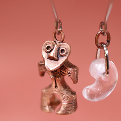 繩文豆泥人“心形泥人和水晶玉”無環耳環（659-458 / 純銅製成） 第2張的照片