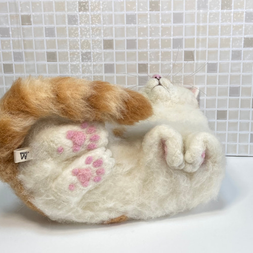 mia ねんね茶トラ 猫 羊毛フェルト 置物 L L Lサイズ 羊毛フェルト