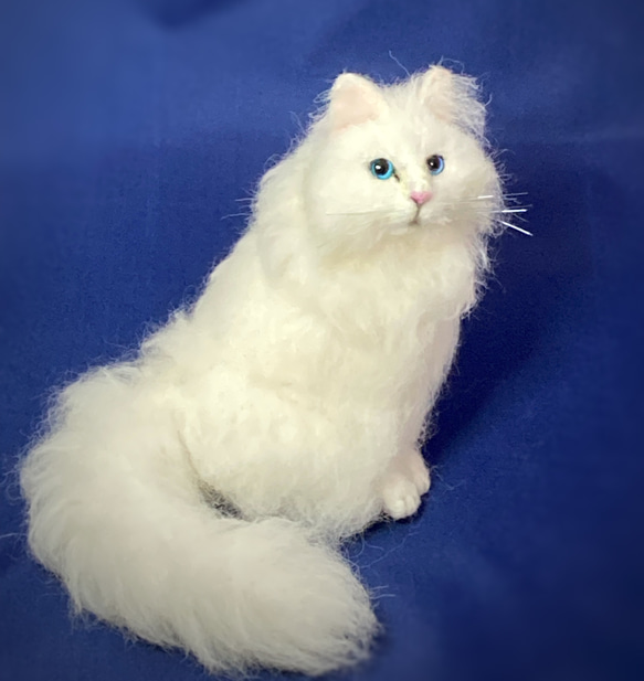 mia  受注商品   ノルウェージャンフォレストキャット    置物  猫  長毛種 2枚目の画像