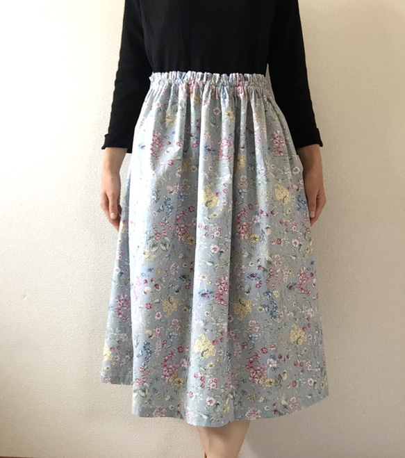 ふんわりギャザースカート　ミモレ丈　グレー 7枚目の画像