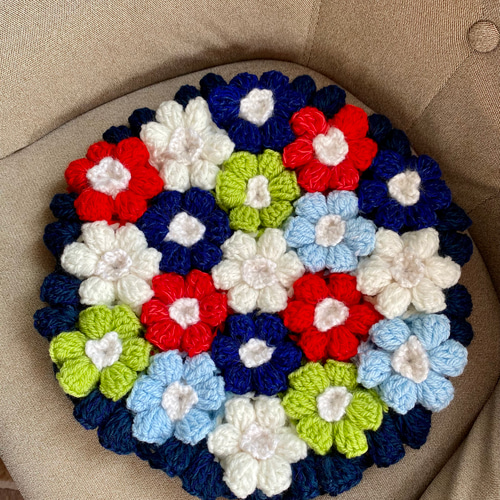花柄座布団 10枚セット 花柄刺繍の絹製座布団 65x68cm 10枚セット｜花柄刺繍の