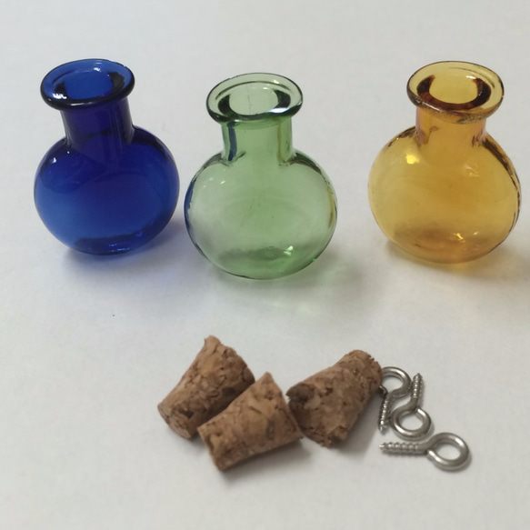 3個セット　アンティーク風ガラスボトルのセット　コルク・ヒートン付 3枚目の画像