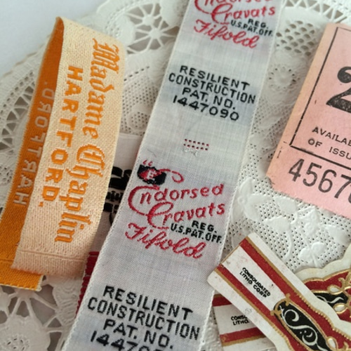 405     ＊アンティーク少女   布タグ 莫利?的信 アンティーク 雑貨 手書き英文 デザイン