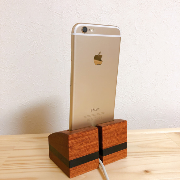 送料無料！高級木材・紫檀、黒檀のiPhoneスタンド＋スピーカー 3枚目の画像