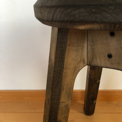 ※受注後制作《高さ45》【木の丸椅子】木製三脚スツール(鉄媒染) 3枚目の画像