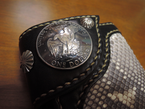 Gravy Leather ナチュラル マット ダイヤモンドパイソン×栃木レザー バイカー ウォレット 蛇革 長財布 2枚目の画像