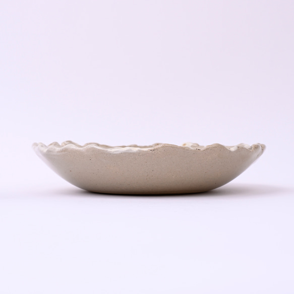 ちぎり中皿（ミルク・白い小花） 4枚目の画像