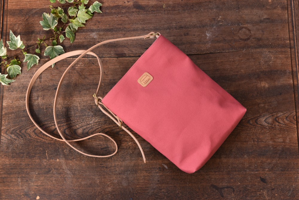 綺麗な桜の高島産帆布で作った　ポシェット