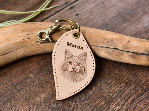 ペットレザーキーホルダー｜リーフ 大切なペットの写真彫刻 うちの子