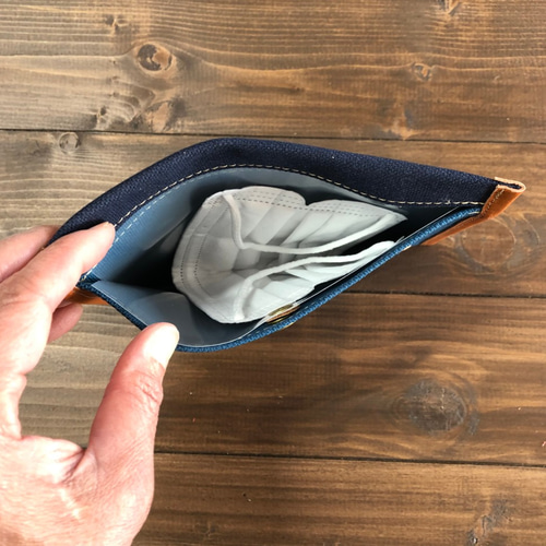 革と高島産帆布で作った マスクポーチ 墨色 汚れ防止専用シート 革と高島産帆布で作った マスクポーチ 墨色 汚れ防止専用シート