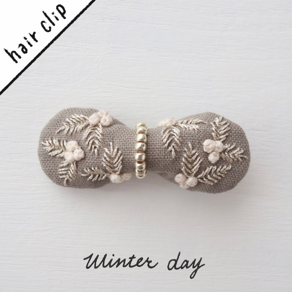 〈ヘアクリップ〉手刺繍ミニリボン #winter day 1枚目の画像