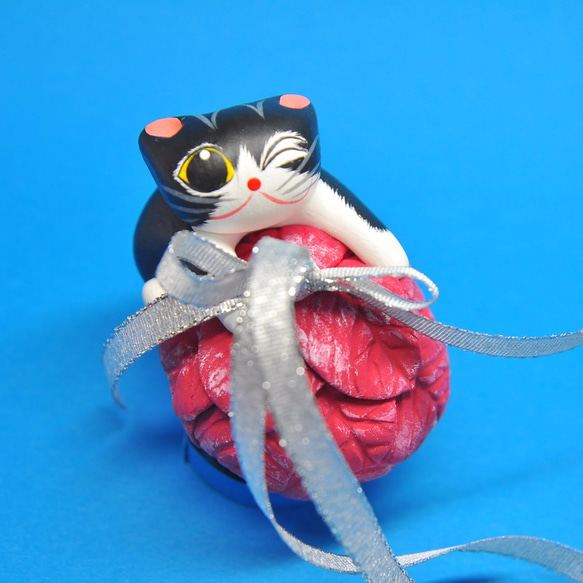 オーナメント（白黒タキシードウインク） 1枚目の画像