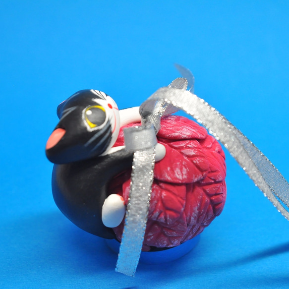 オーナメント（白黒タキシードウインク） 2枚目の画像