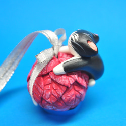 オーナメント（白黒タキシードウインク） 3枚目の画像