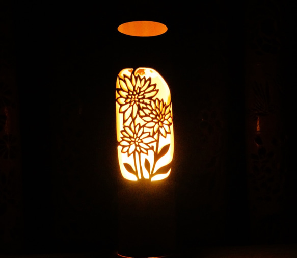 竹灯籠・竹灯り・竹ランプ　〜〜華の窓〜〜　その日の気分で２つの美しさが楽しめる 6枚目の画像