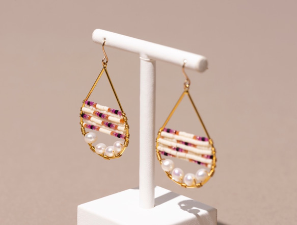 Signature Earrings (ドロップ・パール) 2枚目の画像