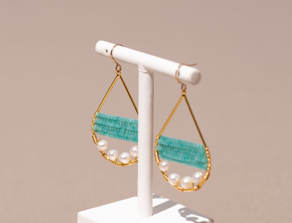 Signature Earrings (ドロップ・パール) 2枚目の画像