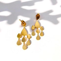 The Taji Earrings (レインドロップ) 2枚目の画像